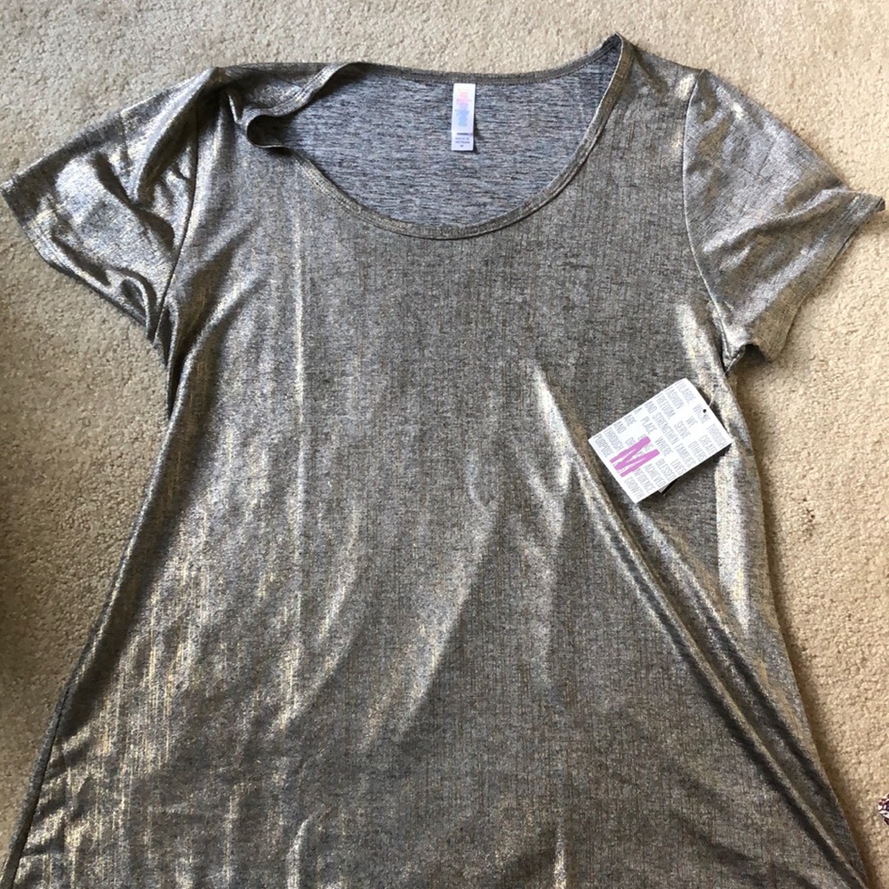 Lularoe Classic Tee Medium